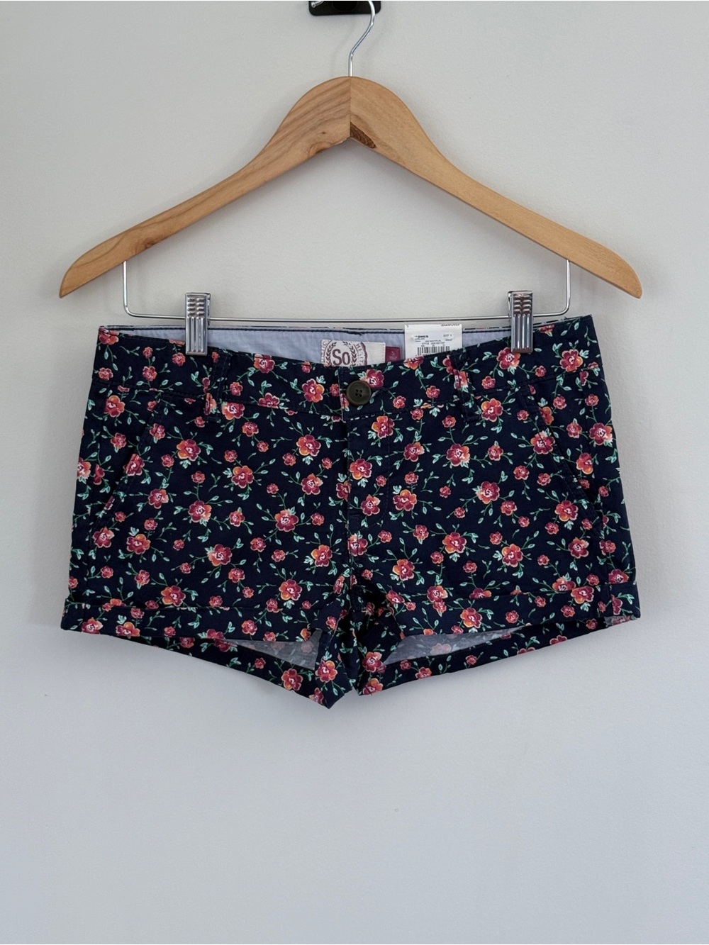 SO Low Rise Floral “Shortie” Shorts | Size 5 | Navy Print | NWT